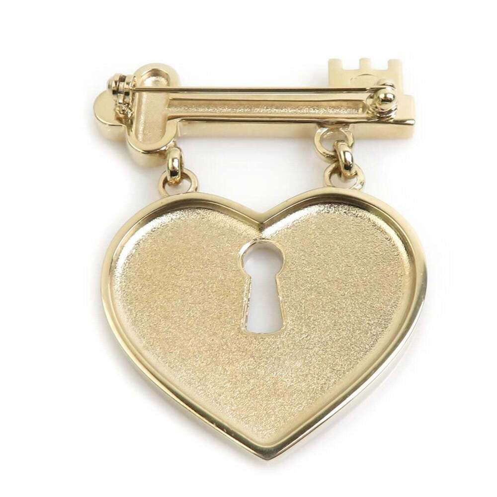 CHANEL Pink Heart Brooch - Picture 6 of 8